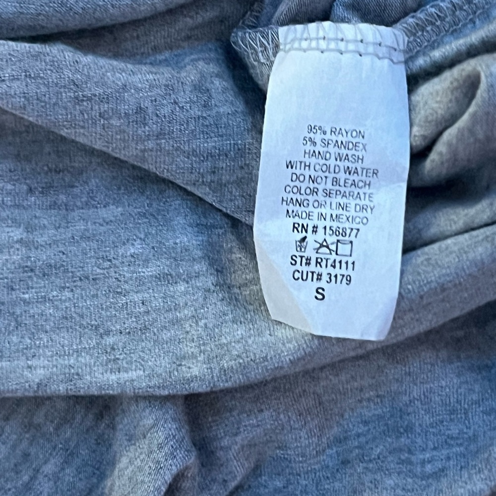 Flowy Gray Tee - Picture 3 of 4